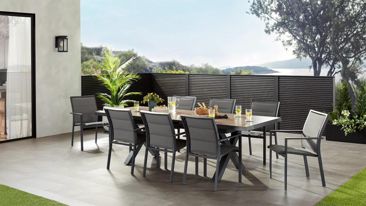 Dine Outdoors with our Outdoor Furniture!